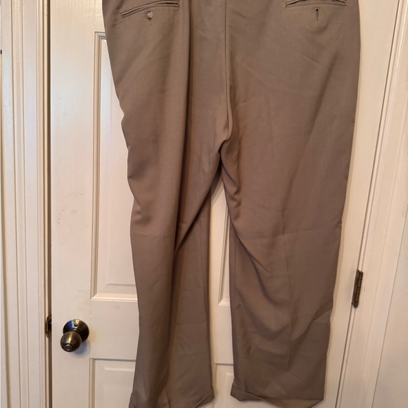 Haggar Premium Dress Pants 44x30 Tan Flat Front Classic Fit - Picture 2 of 3